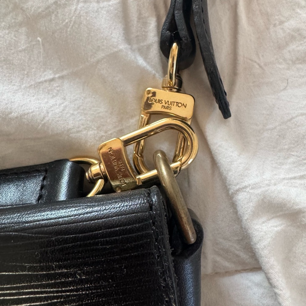 Louis Vuitton Black Epi - Picture 4 of 13